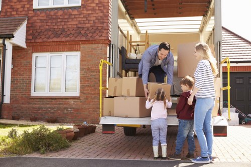 House removalists in Canarywharf planning an apartment move
