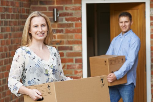 Man with a van ready for a Canary Wharf apartment move